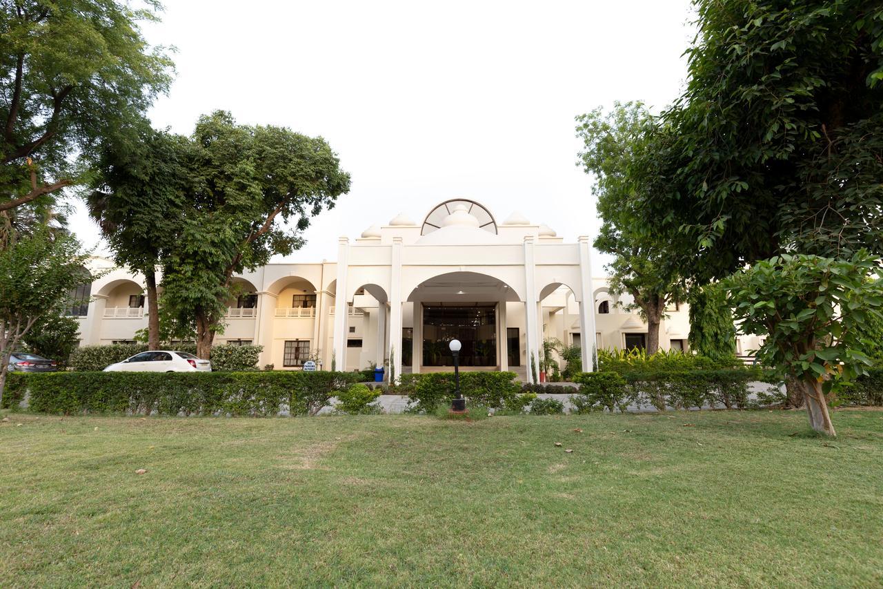 Mint Bundela Resort Khajuraho Bagian luar foto